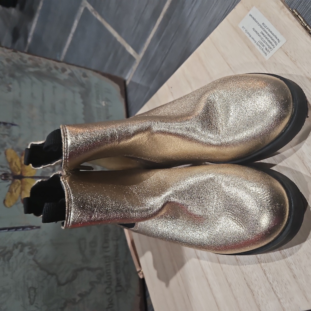Girls boots